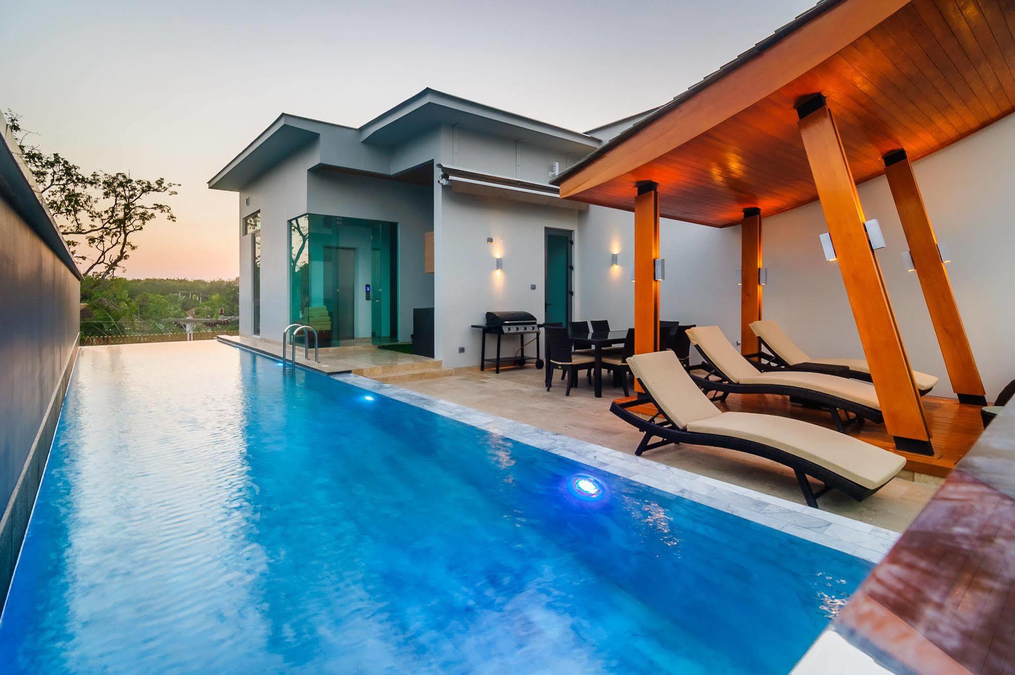 Elemental Villas Rawai Esterno foto