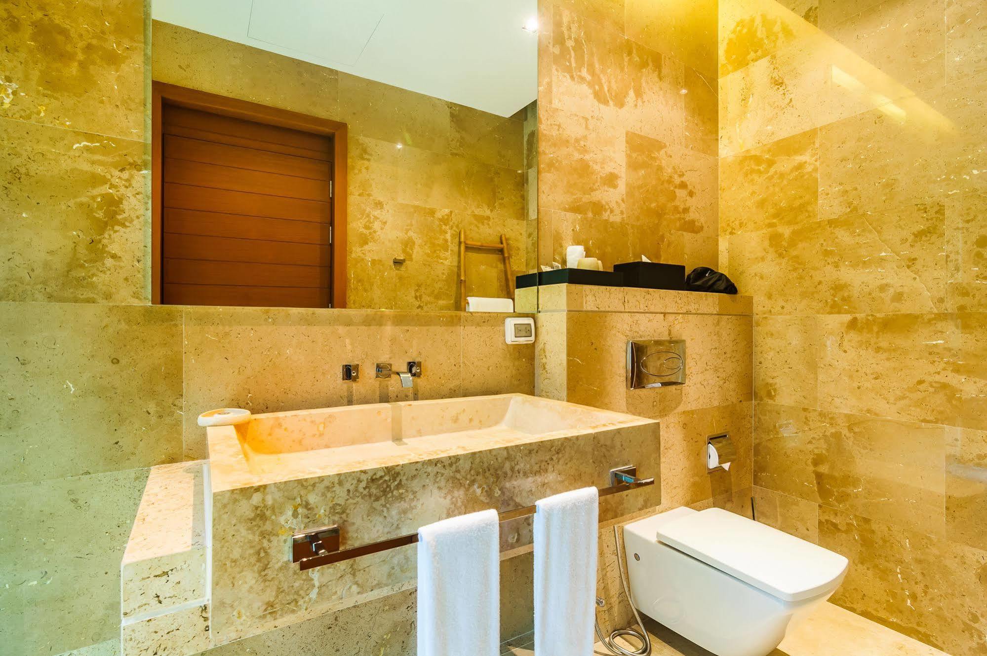 Elemental Villas Rawai Esterno foto